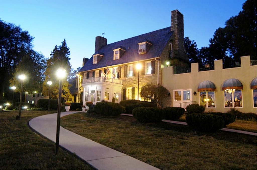 Bavarian Inn シェパーズタウン エクステリア 写真