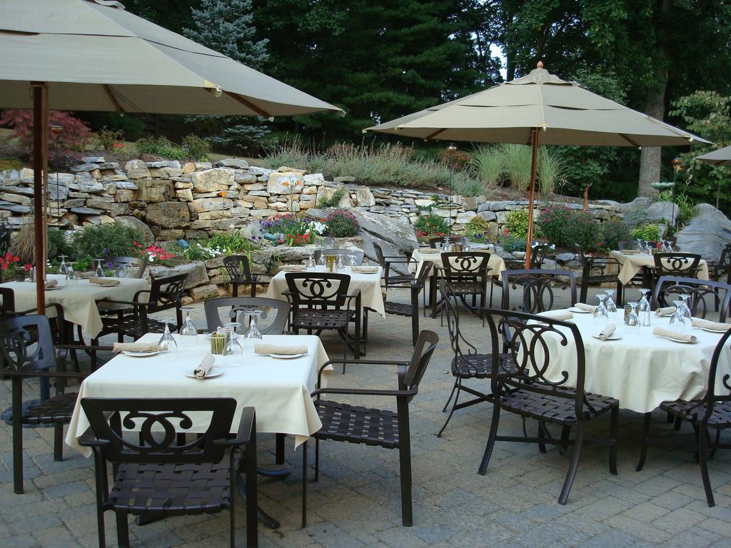 Bavarian Inn シェパーズタウン エクステリア 写真